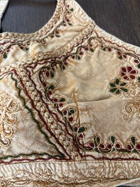 Embroidered Beige Crop Tank Top with Floral Accents